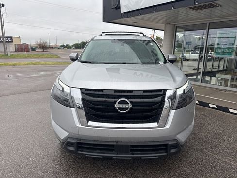 Used 2025 Nissan Pathfinder SV w/ Cargo Package AWD/4WD image 2