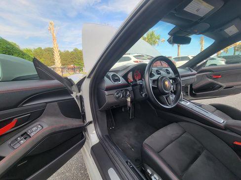 Used 2022 Porsche 718 Cayman GT4 image 26