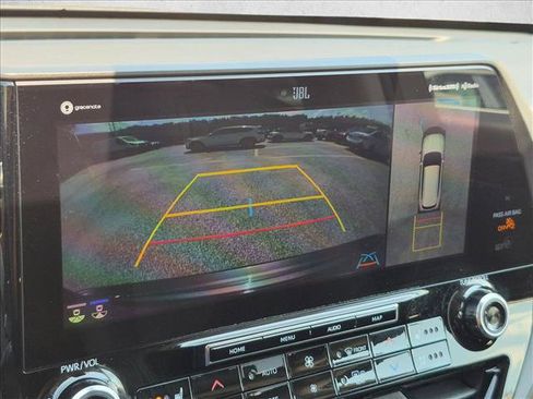 Used 2021 Toyota Highlander Limited AWD/4WD image 12