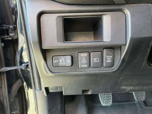 Used 2019 Toyota Tacoma TRD Sport w/ TRD Premium Sport Package image 22