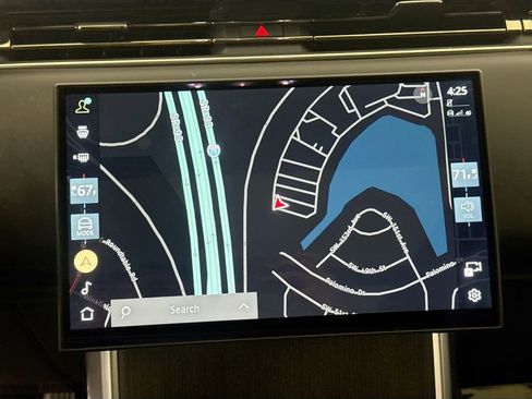 Used 2025 Land Rover Range Rover SE image 13