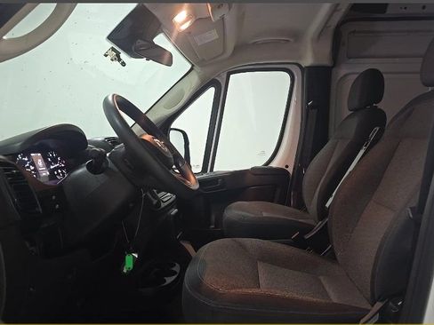 Used 2023 RAM ProMaster 2500 FWD image 5