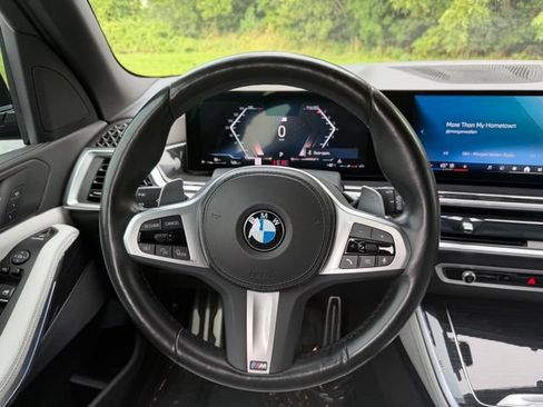 Used 2024 BMW X5 xDrive40i w/ M Sport Package AWD/4WD image 15