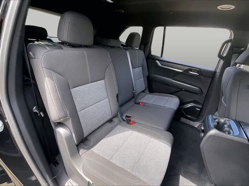 Used 2025 GMC Acadia Elevation AWD/4WD image 18