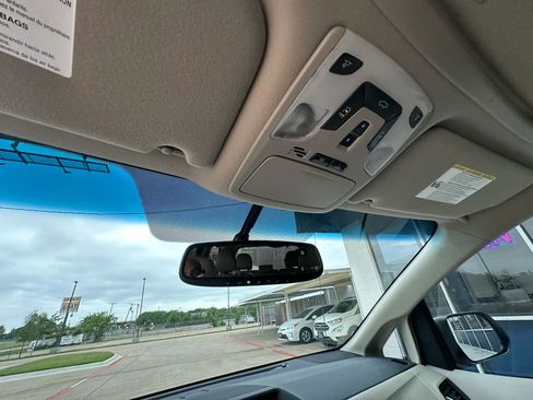 Used 2013 Toyota Sienna XLE w/ Entertainment Pkg FWD image 27