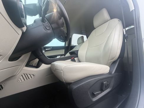 Used 2022 Ford Edge Titanium w/ Equipment Group 301A image 19