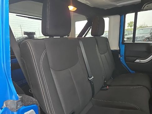 Used 2015 Jeep Wrangler Unlimited Sahara w/ Connectivity Group image 75