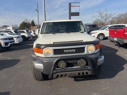 Used 2012 Toyota FJ Cruiser Base image 2