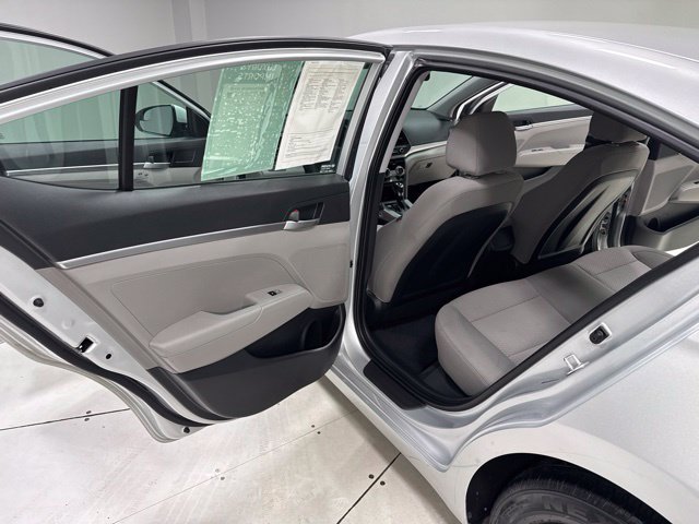 Used 2019 Hyundai Elantra SE FWD image 19