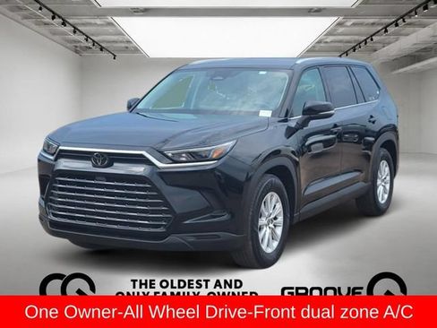 Used 2025 Toyota Grand Highlander AWD image 1
