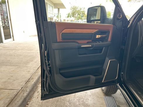 New 2023 RAM 3500 Limited image 43