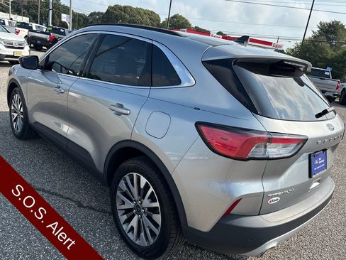 Used 2022 Ford Escape Titanium FWD image 30