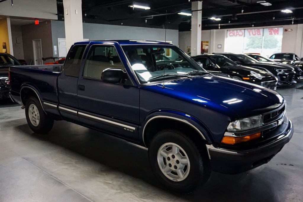 Used 2002 Chevrolet S10 Pickup LS w/ LS Preferred Equipment Group AWD/4WD image 4