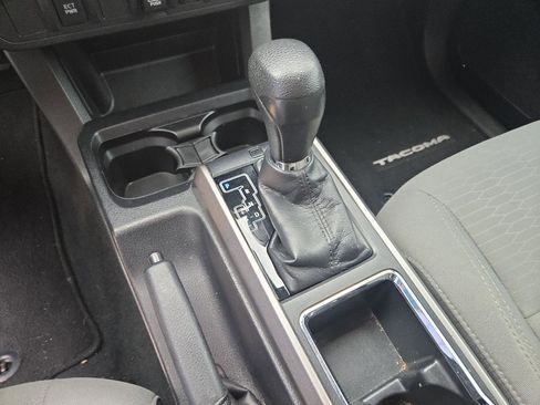 Used 2018 Toyota Tacoma SR5 image 14