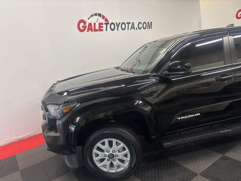 Used 2024 Toyota Tacoma SR5 AWD/4WD image 7