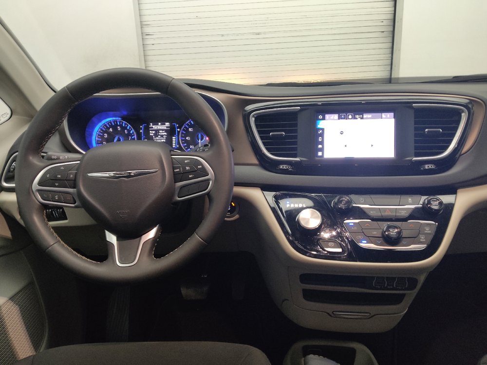 Used 2024 Chrysler Voyager LX FWD image 22