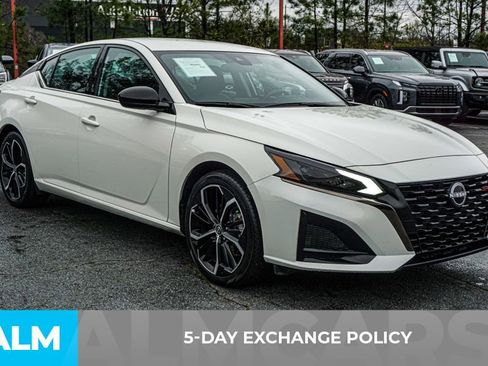 Used 2025 Nissan Altima 2.5 SR image 3