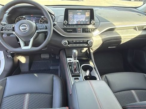New 2025 Nissan Altima 2.5 SR image 18