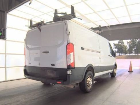 Used 2022 Ford Transit 250 Low Roof AWD image 4