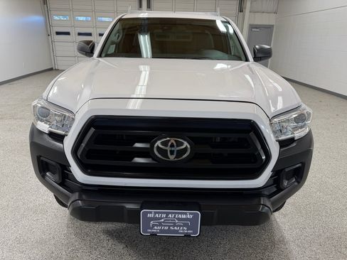 Used 2022 Toyota Tacoma SR image 7