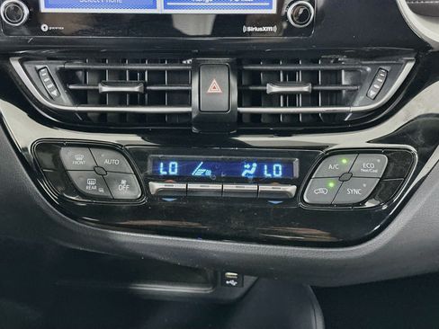 Used 2021 Toyota C-HR LE FWD image 23