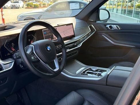 Used 2025 BMW X5 sDrive40i w/ Climate Comfort Package image 13