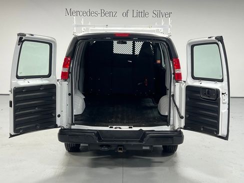 Used 2025 Chevrolet Express 2500 Work Van w/ Driver Convenience Package image 5