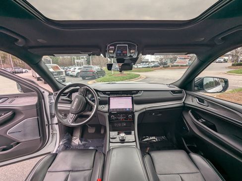 Certified 2021 Jeep Grand Cherokee L Overland w/ Luxury Tech Group IV image 12