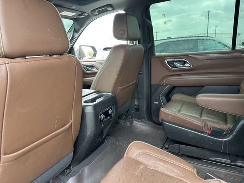 Used 2021 Chevrolet Suburban High Country w/ Premium Package image 16