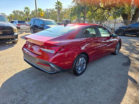 Used 2024 Hyundai Elantra Blue image 7