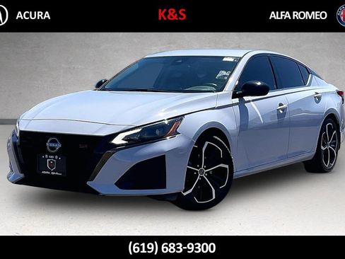 Used 2023 Nissan Altima 2.5 SR FWD image 1