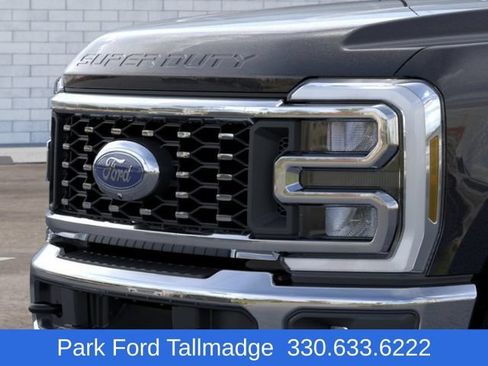 New 2026 Ford F350 4x4 Crew Cab DRW Super Duty image 17