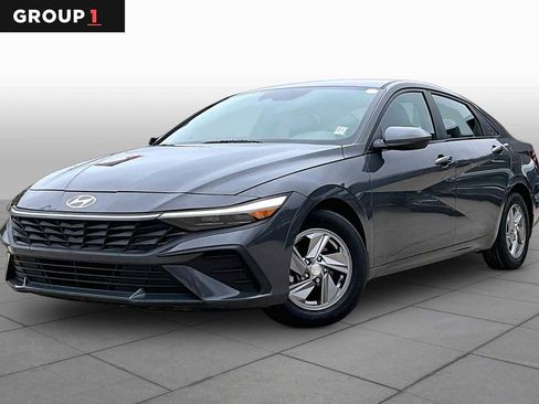 Used 2024 Hyundai Elantra SE FWD image 1