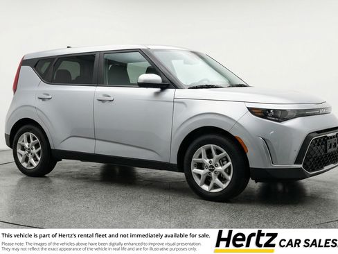 Used 2025 Kia Soul LX w/ LX Technology Package FWD image 1