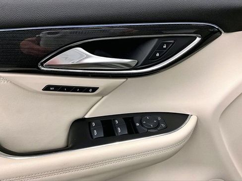 Used 2022 Buick Envision Essence w/ Safety Package image 35