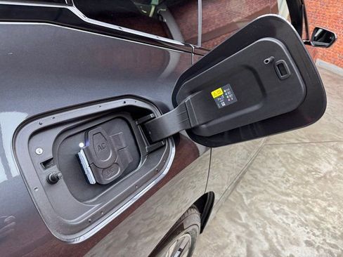 Used 2026 BMW iX xDrive45 image 27