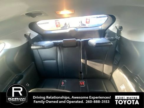 Used 2022 Toyota Highlander XLE FWD image 9
