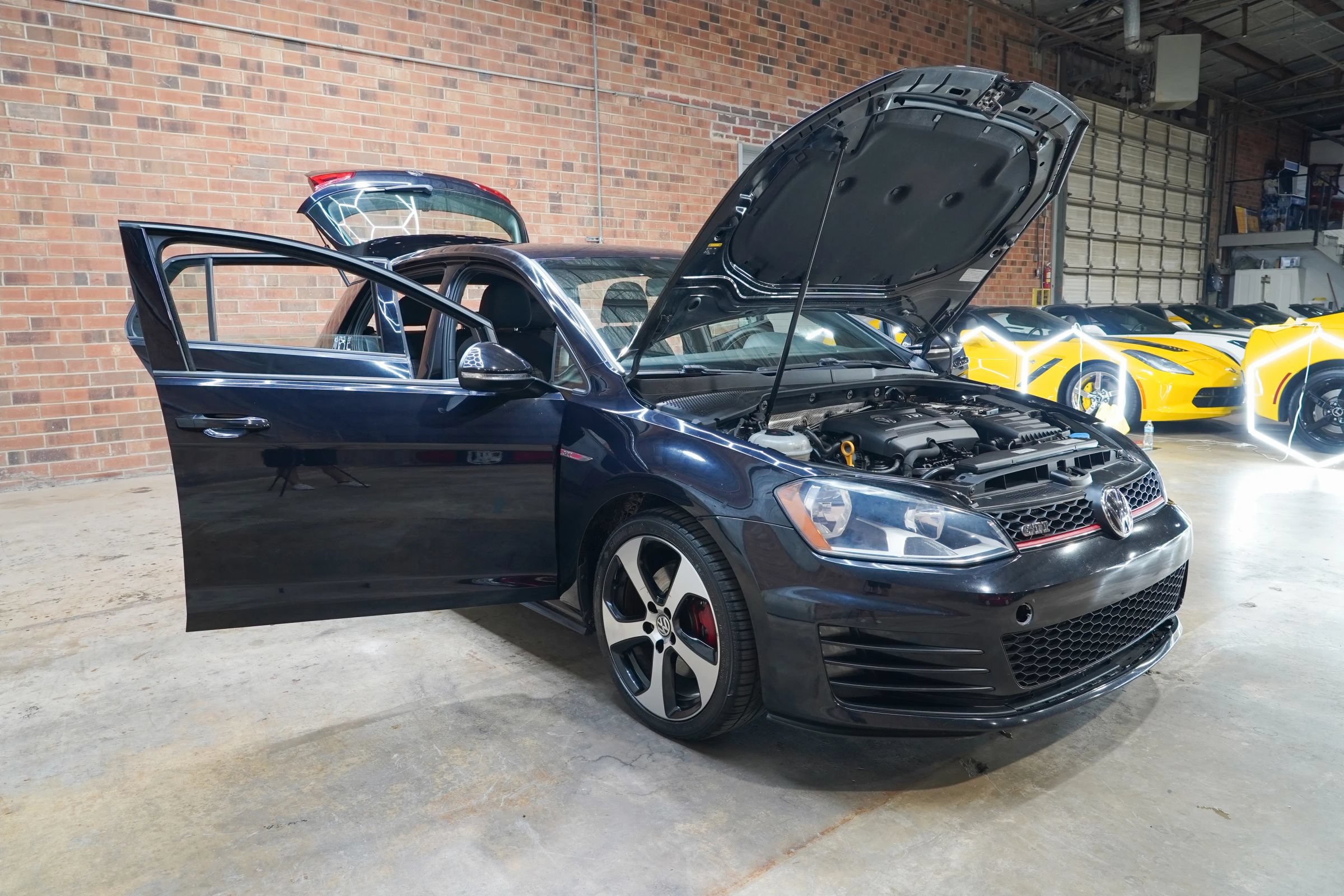 Used 2017 Volkswagen GTI S FWD image 23