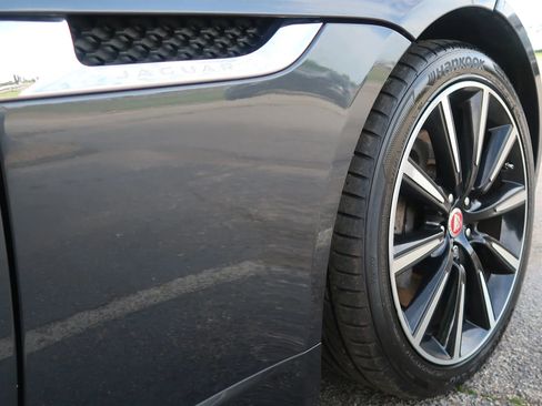Used 2016 Jaguar F-TYPE Convertible RWD image 45