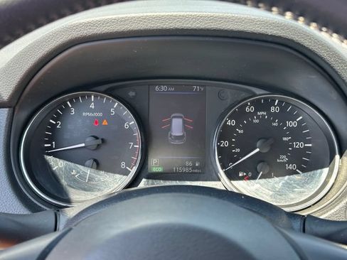 Used 2019 Nissan Rogue SV FWD image 29