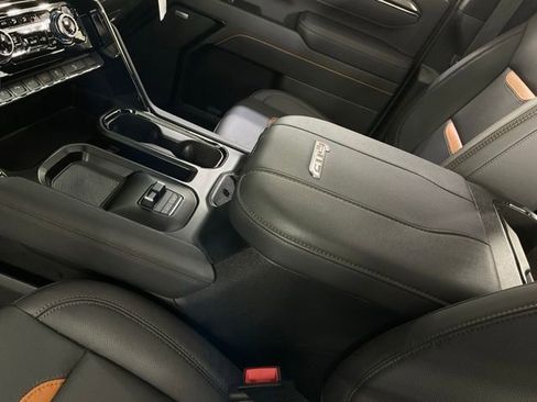 Used 2025 GMC Sierra 3500 AT4 w/ AT4 Premium Plus Package image 17