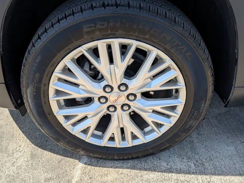 Used 2014 Toyota Camry LE image 9