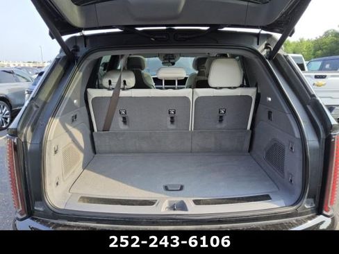 Used 2026 Cadillac Escalade IQ Luxury 1 AWD/4WD image 8