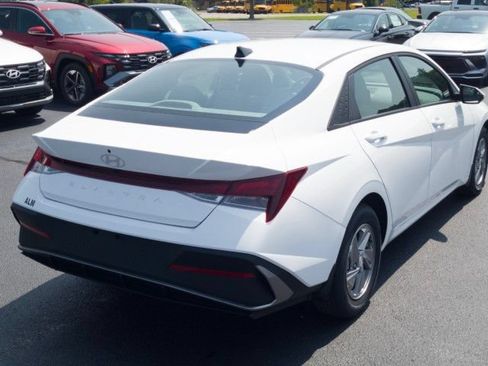 New 2026 Hyundai Elantra SE FWD image 5
