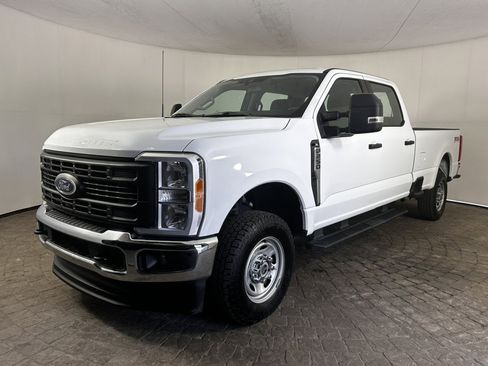 Used 2023 Ford F250 XL w/ XL Driver Assist Package AWD/4WD image 3