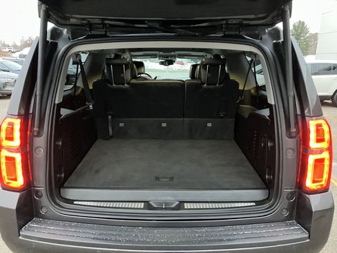 Used 2018 Chevrolet Suburban LT image 19