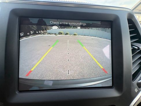 Used 2022 Jeep Cherokee Latitude Lux AWD/4WD image 29
