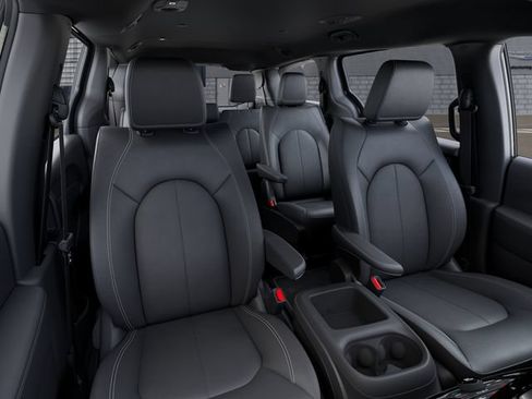 New 2027 Chrysler Pacifica Select FWD image 17