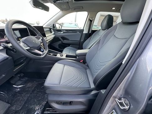 New 2026 Volkswagen Tiguan SE image 25