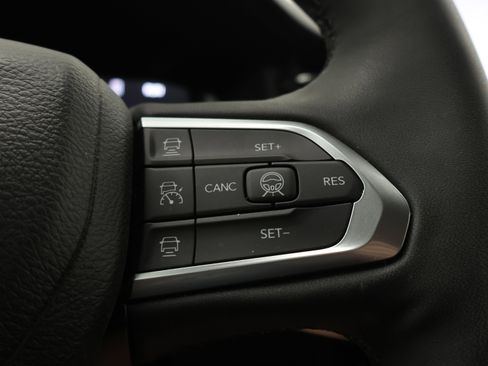 Used 2023 Jeep Compass Limited w/ Elite Group AWD/4WD image 13